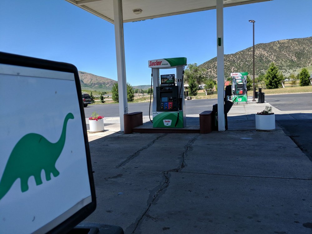 SUNNYSIDE SINCLAIR Updated August 2024 10124 E Hwy 30, Lava Hot