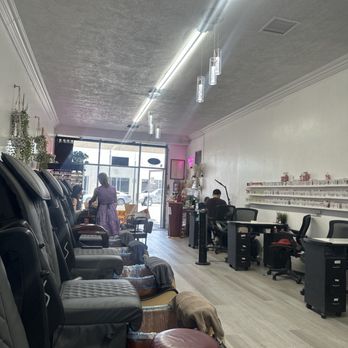 Delite Nails And Spa - Inside the shop - Nail Salons Near Me - South Gate, California Delite Nails And Spa - Inside the shop - Nail Salons Near Me - South Gate, California