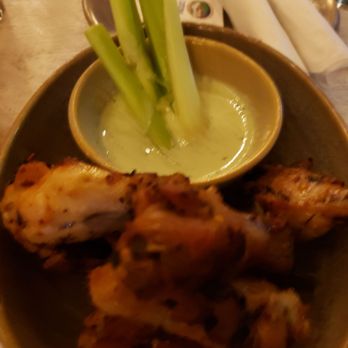 Moku Kitchen - Wings at Moku kitchen - Cocktail Bars Near Me - Honolulu, Hawaii