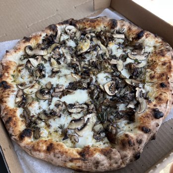 Sei Pizza Bar - Mushroom with white sauce 10/10 - Pizza Near Me - Los Angeles, California