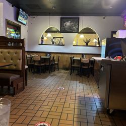 Taco Riendo - Restaurant seating
