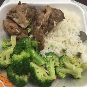 Lac Vien Vietnamese Restaurant - Grilled chicken with rice and extra side of veggies - Vietnamese Near Me - North York, Ontario