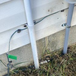 Comcast - Look at this mess, so how edge your yard?