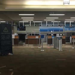 American Airlines - Check-in Counter