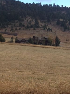Howlers Inn B&B and Wolf Sanctuary, Bozeman MT Bed and Breakfast Lodging by null