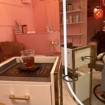 Salon Allure - cute pink salon! - Hair Salons Near Me - Honolulu, Hawaii Salon Allure - cute pink salon! - Hair Salons Near Me - Honolulu, Hawaii