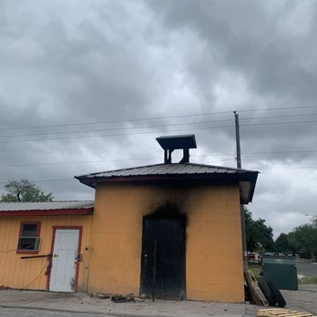 Vera's Backyard Bar-B Que - Smoke pit - Barbeque Near Me - Brownsville, Texas Vera's Backyard Bar-B Que - Smoke pit - Barbeque Near Me - Brownsville, Texas