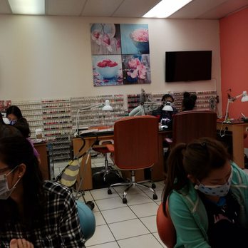 La Bella Nails - Relaxing and getting a pedi - Nail Salons Near Me - Saratoga, California