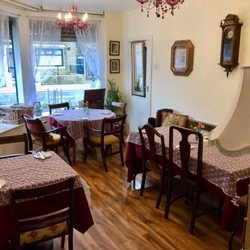 Poppins Tea Rooms - Uncle Albert's Room