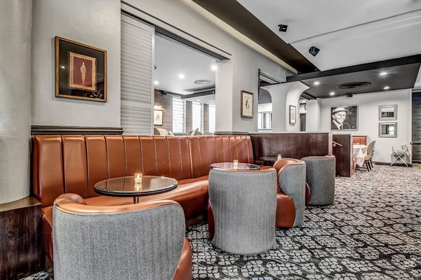 Oliver's Restaurant by null