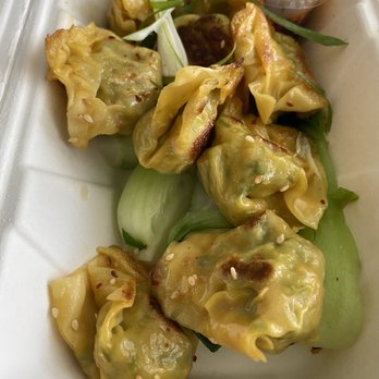 Mama Chow's Kitchen - Chicken dumplings - Food Trucks Near Me - Portland, Oregon
