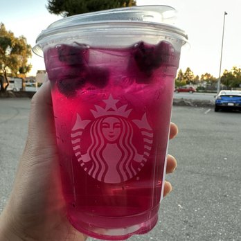 Starbucks - Mango Dragonfruit Refresher - Coffee & Tea Near Me - Milpitas, California