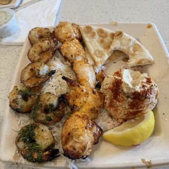 Luna Grill Moorpark - Mediterranean Near Me - Moorpark, California