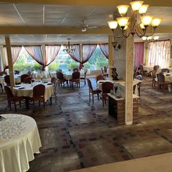 Carriage & Horses - Dining room