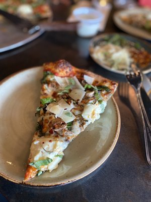 Luna Pizzeria by null