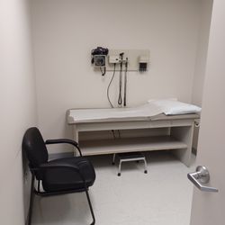 EZCare Walk-In Medical Center - Exam Room