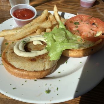 Front Street Grill - The crab cake - Seafood Near Me - Beaufort, North Carolina