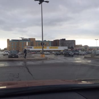 Walmart - No Frills in parking lot - Department Stores Near Me - Toronto, Ontario