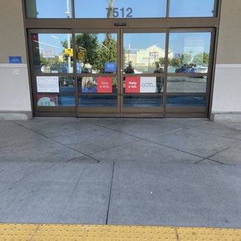 PetSmart - Pet Training Near Me - Fresno, California