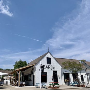 Barn Booze n Bites - the outside of a restaurant - Bars Near Me - Dunwoody, Georgia Barn Booze n Bites - the outside of a restaurant - Bars Near Me - Dunwoody, Georgia