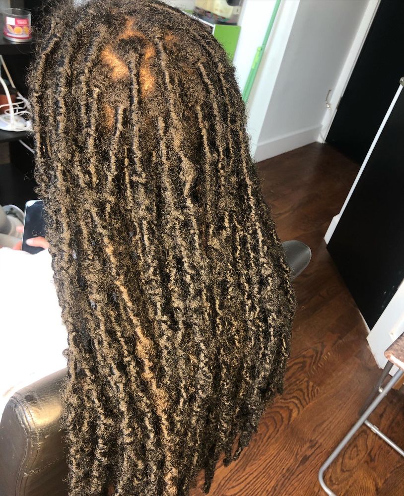 Hairbyhers Logo