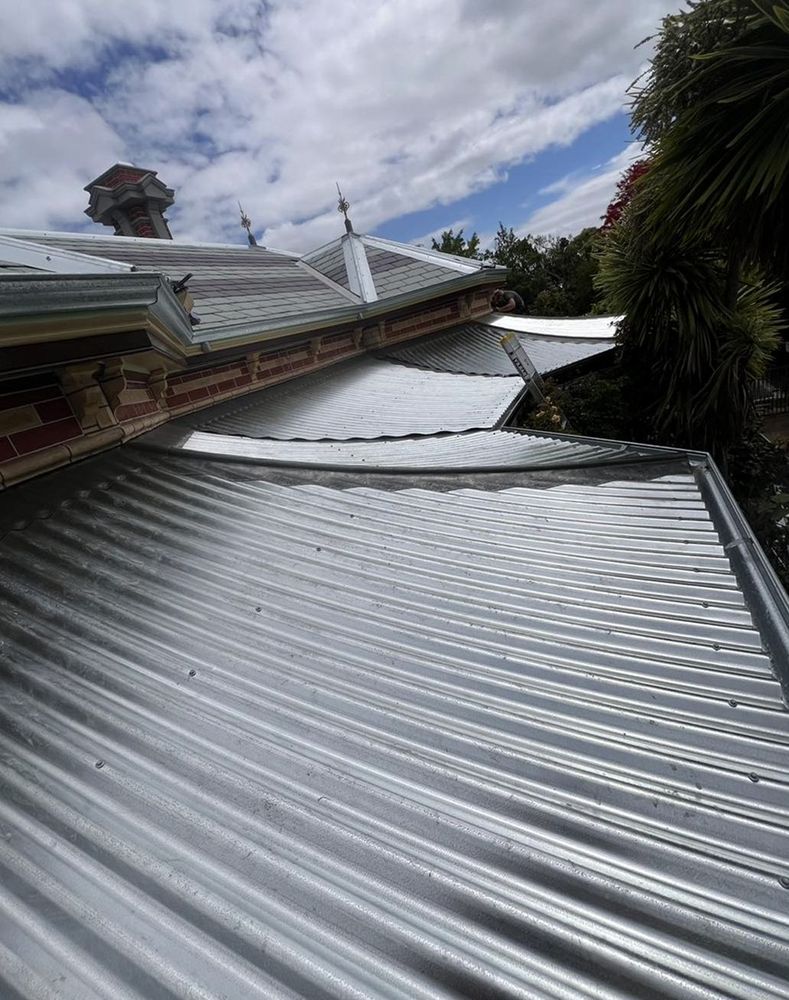 Slide of Castlemont Roofing