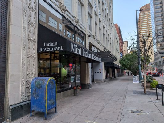 Mint Indian Restaurant And Lounge by null