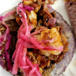 Simón - Shrimp and bacon taco