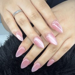 Cat eye almond nails Cat eye almond nails