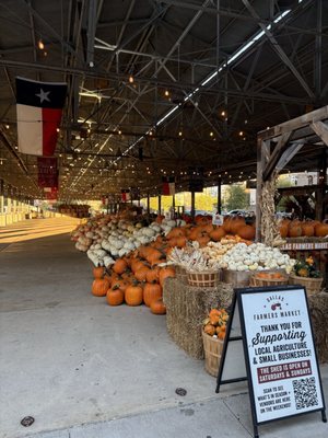 Dallas Farmers Market by null