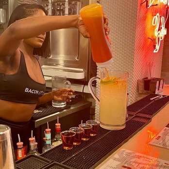 Drunk Bitch - Margarita pitcher - Bars Near Me - Miami Beach, Florida