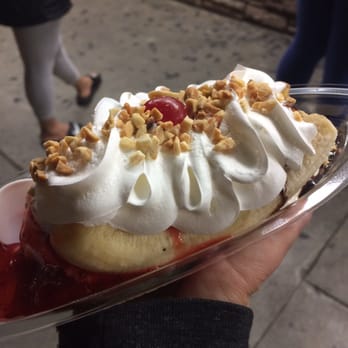 Bob's Freeze - Small banana split - Ice Cream & Frozen Yogurt Near Me - Los Angeles, California Bob's Freeze - Small banana split - Ice Cream & Frozen Yogurt Near Me - Los Angeles, California