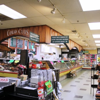 Farmland - a view of a grocery store - Fruits & Veggies Near Me - Wakefield, Massachusetts
