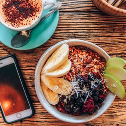 Heart & Soul Organic Café - Açai bowl and almond milk cappuccino