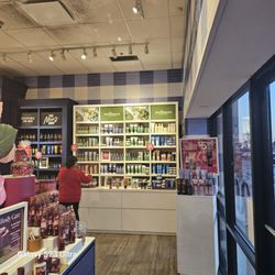 Bath & Body Works - Walls.