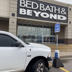 Bed Bath & Beyond - Front entrance