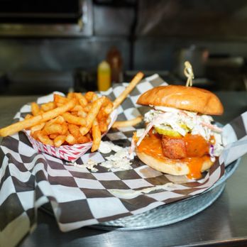 Jasper's Barbeque - Golden bbq chicken sandwich with a side of fries - Barbeque Near Me - Big Bear Lake, California Jasper's Barbeque - Golden bbq chicken sandwich with a side of fries - Barbeque Near Me - Big Bear Lake, California
