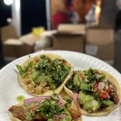 Nely's Tacos - Pollo, asada and carnitas tacos