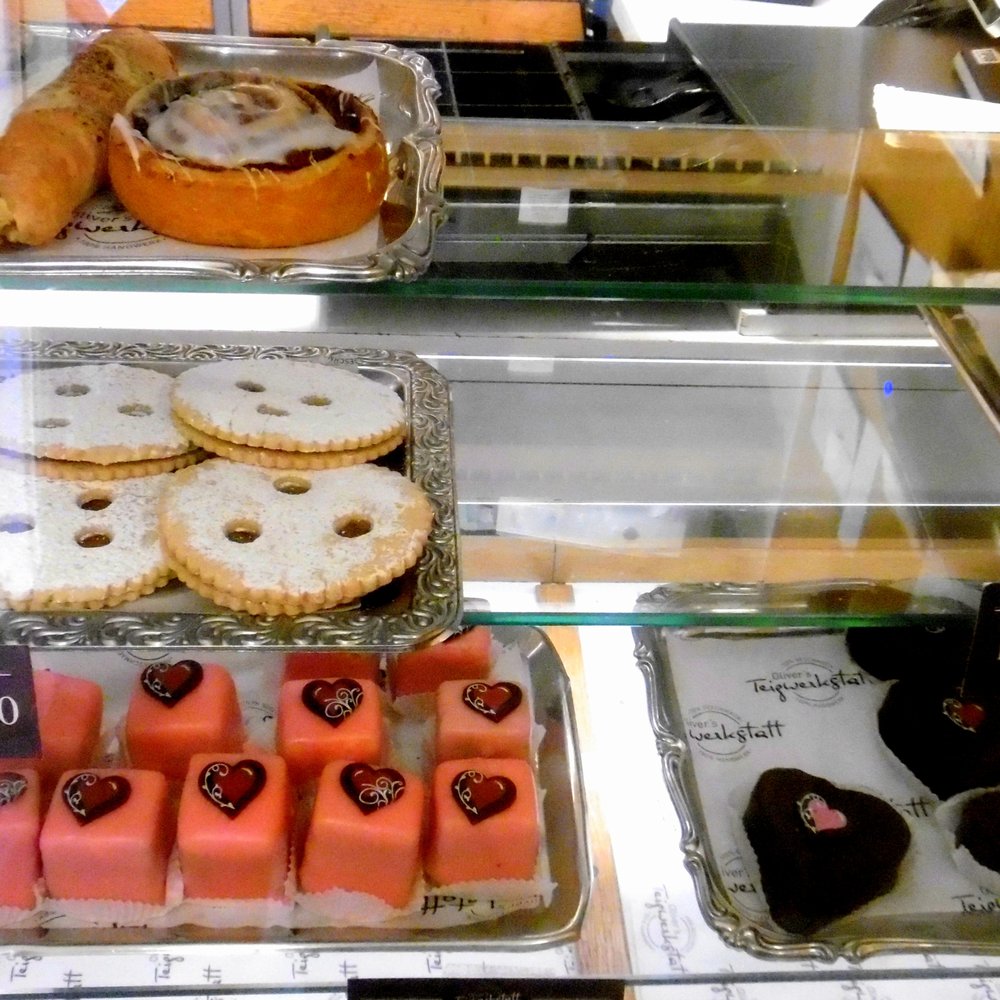 Oliver's Teigwerkstatt - Some baked treats as well - Bakeries Near Me - Vienna, 9