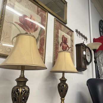 Bella Vintique - Furniture Stores Near Me - Blakely, Pennsylvania
