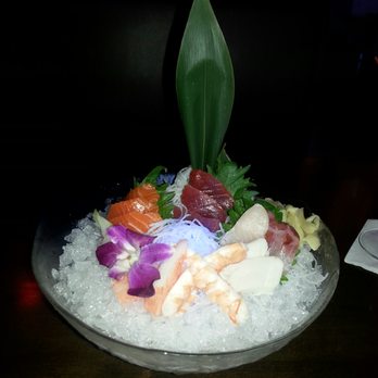 New Kanda - Chirashi.....Very Nice Presentation  and Very Fresh Fish - Sushi Bars Near Me - Levittown, New York