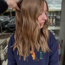 Bouffant Hair Salon - Baby highlights