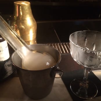 Le Syndicat - The Smoking Car - Cocktail Bars Near Me - Paris, 75