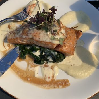 Offshore Rooftop - Salmon - New American Near Me - Chicago, Illinois