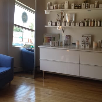 Lapiel Laser Center - Waiting room - Laser Hair Removal Near Me - Chicago, Illinois