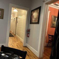 Oscar Penn's Restaurant - Entryway into dining areas
