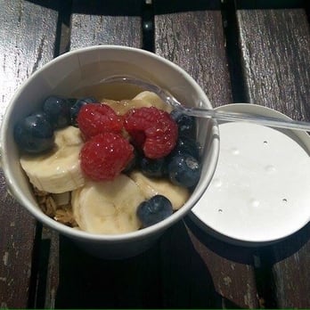 White Mulberries - Granola, yoghurt, berries pot takeaway (£4.50) - Coffee & Tea Near Me - London, XGL White Mulberries - Granola, yoghurt, berries pot takeaway (£4.50) - Coffee & Tea Near Me - London, XGL