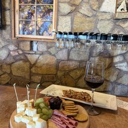 D. H. LESCOMBES WINERY & TASTING ROOM