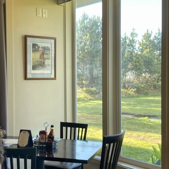 The Cove Restaurant - Table with a view - New American Near Me - Long Beach, Washington The Cove Restaurant - Table with a view - New American Near Me - Long Beach, Washington