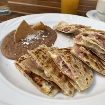 Hotel Catedral - Ham and cheese quesadilla with beans - Resorts Near Me - La Paz, BCS